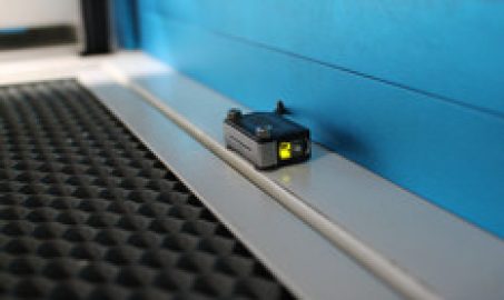 लेजर काटिंग टेक्नोलोज़िकी के विशेषता, प्रिन्सिल और अनुप्रयोग